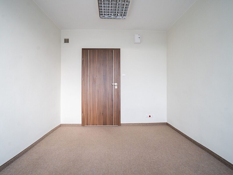 Biuro 13 m2. Parking, winda.
