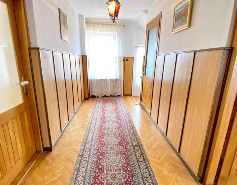 Dom w centrum Chełma. Pow. całk.290m2/ 150m2mieszk