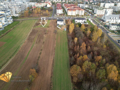 Działka pod dom jednorodzinny lub bliźniak.