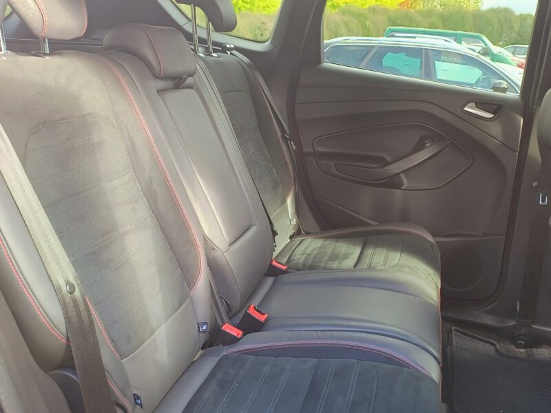 Ford Kuga 2019 r. 150 Km, 1498 cm3, benzyna, manualna, stan idealny