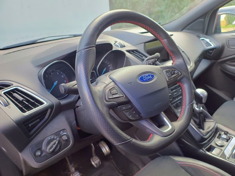 Ford Kuga 2019 r. 150 Km, 1498 cm3, benzyna, manualna, stan idealny