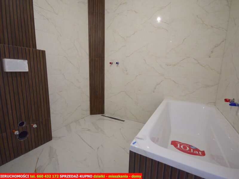 Nowiutki dom (X.2024) stan deweloperski blisko Lna