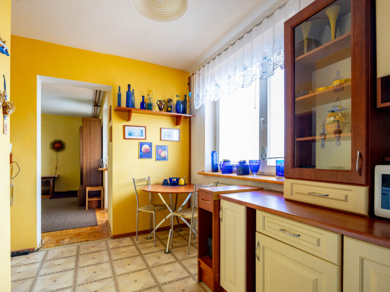 2 pokoje + osobna kuchnia, duży balkon, Turka
