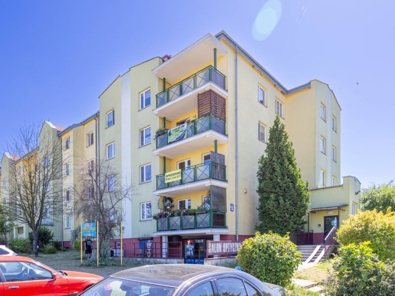 2 pokoje + osobna kuchnia, duży balkon, Turka