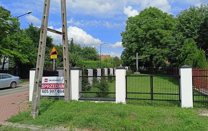 Działka na Sławinie - wokół zabudowa jednorodzinna.