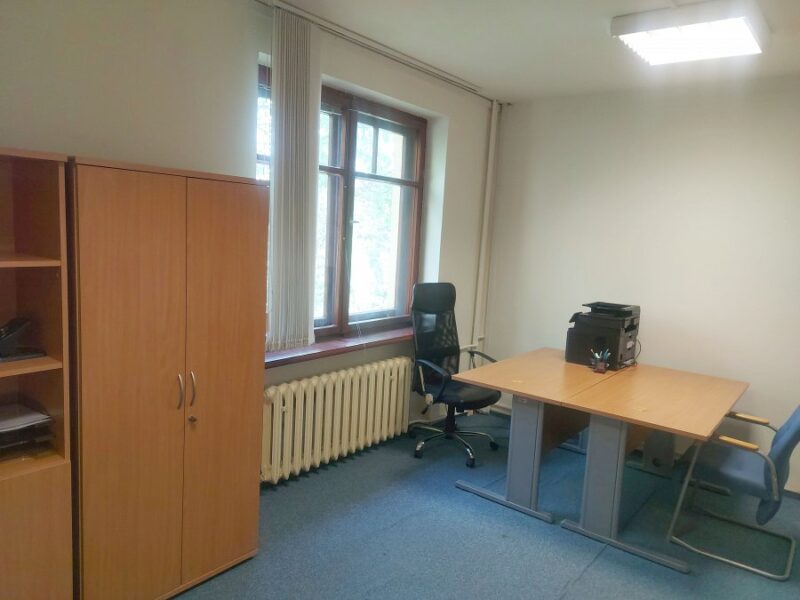 Pokój biurowy 16 mkw na Sławinku.