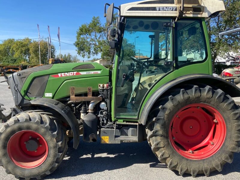 Fendt 209F Vario TMS TUZ + WOM
