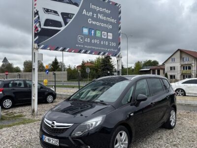 Opel Zafira C 1.6 diesel Podgrzewane fotele, tempomat, czujniki parkowania