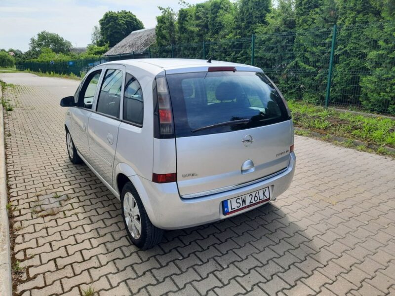Opel Meriva 1.6 benzyna po lifcie klimatyzacja ważne opłaty