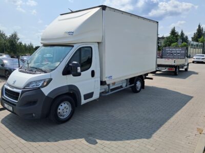 Peugeot Boxer WYPOŻYCZALNIA Wynajem BUSA KONTENER z windą kategoria B