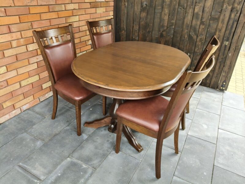 Stół dębowy / rozkładany + 4 krzesła