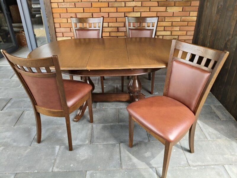 Stół dębowy / rozkładany + 4 krzesła