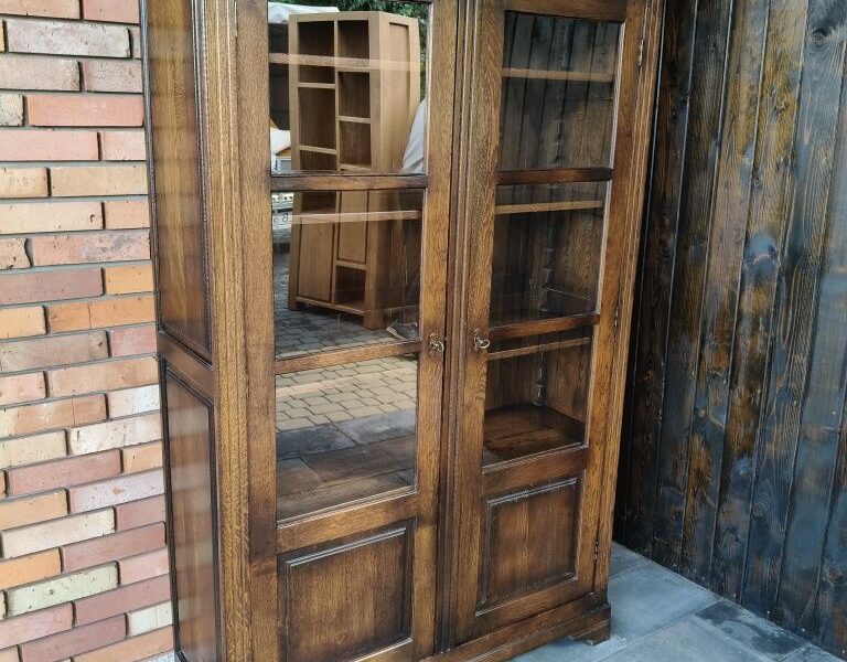 Witryna dębowa / biblioteka