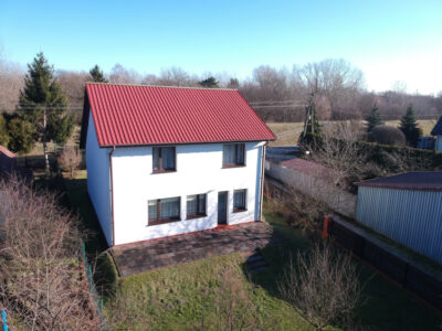Wolnostojący dom w Jaroszynie
