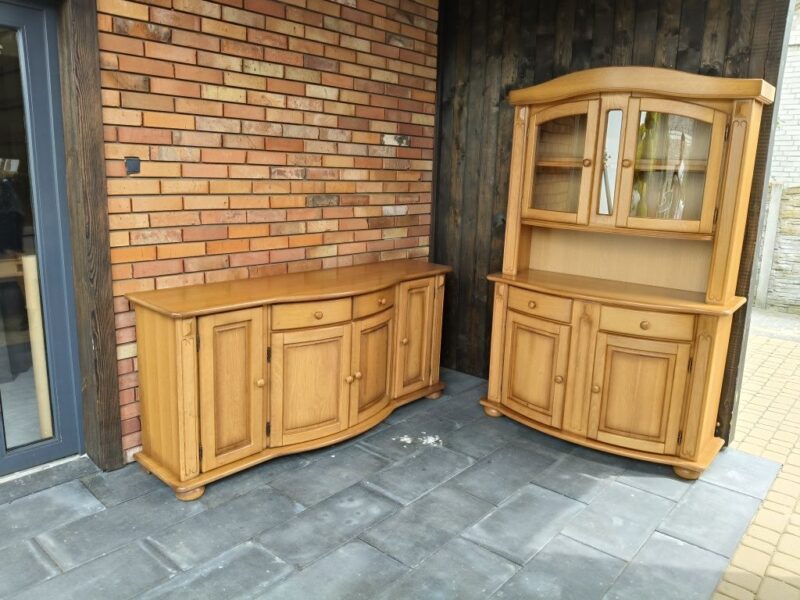 Zestaw mebli dębowych / komoda + kredens