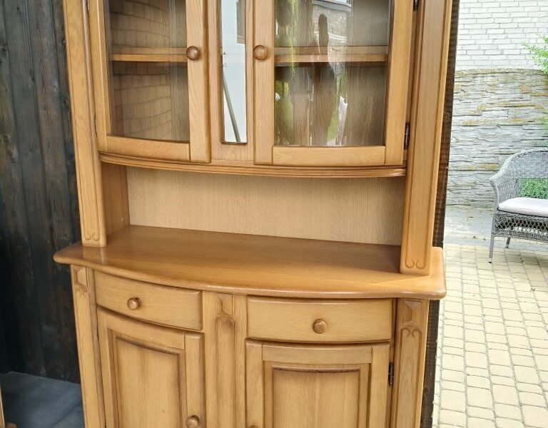 Zestaw mebli dębowych / komoda + kredens