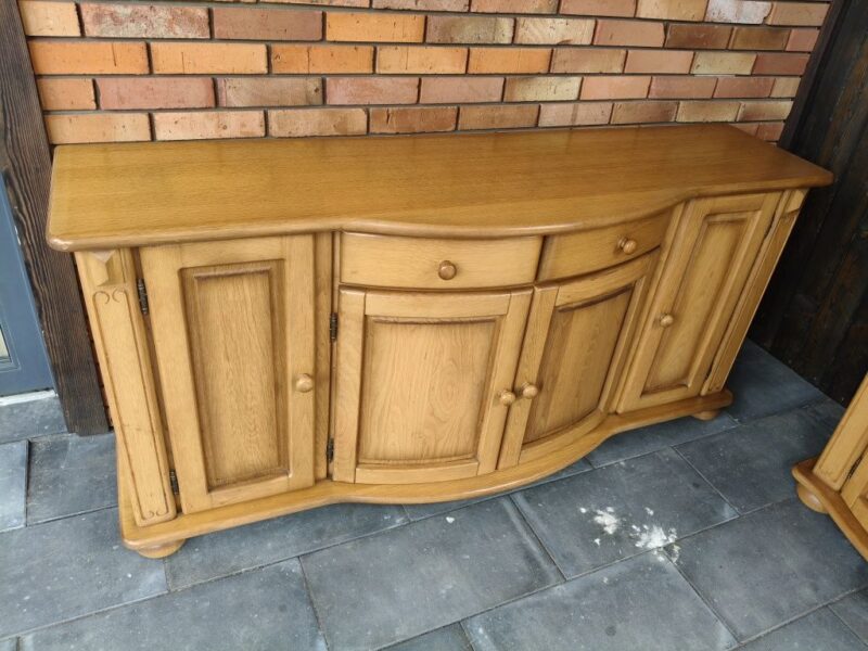 Zestaw mebli dębowych / komoda + kredens