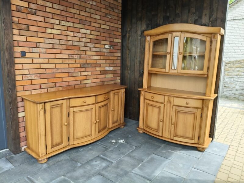 Zestaw mebli dębowych / komoda + kredens