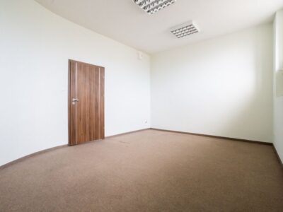 Biuro 13 m2. Parking, winda.