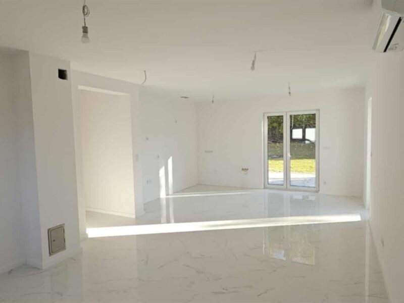 Krasienin - dom na sprzedaż