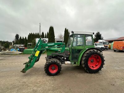 Fendt 260 + ładowacz czołowy