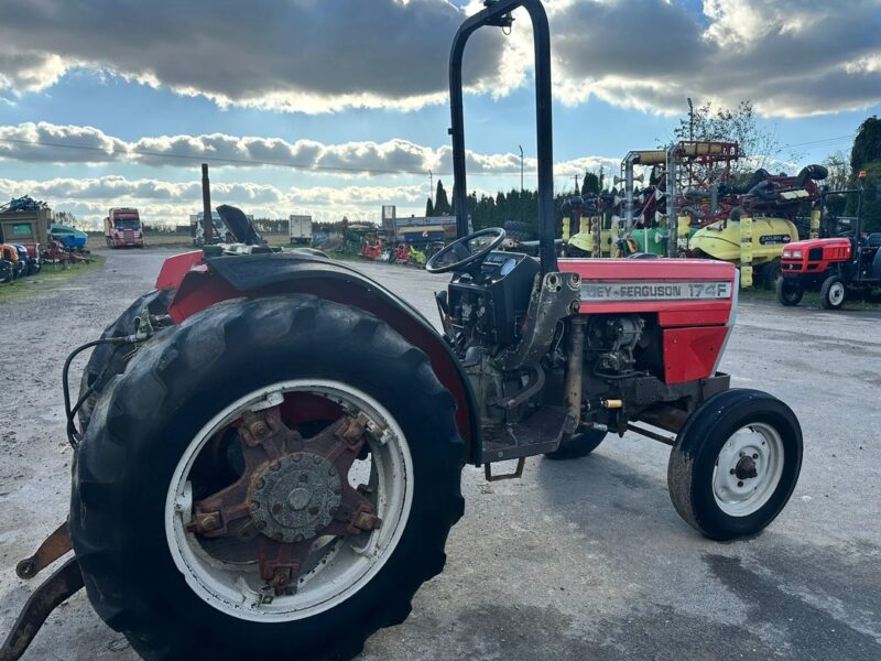 Massey Ferguson 174F