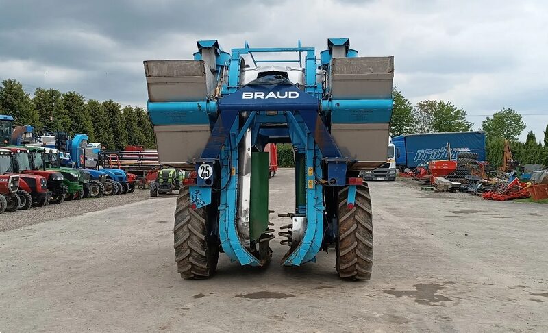 New Holland Braud SB 52