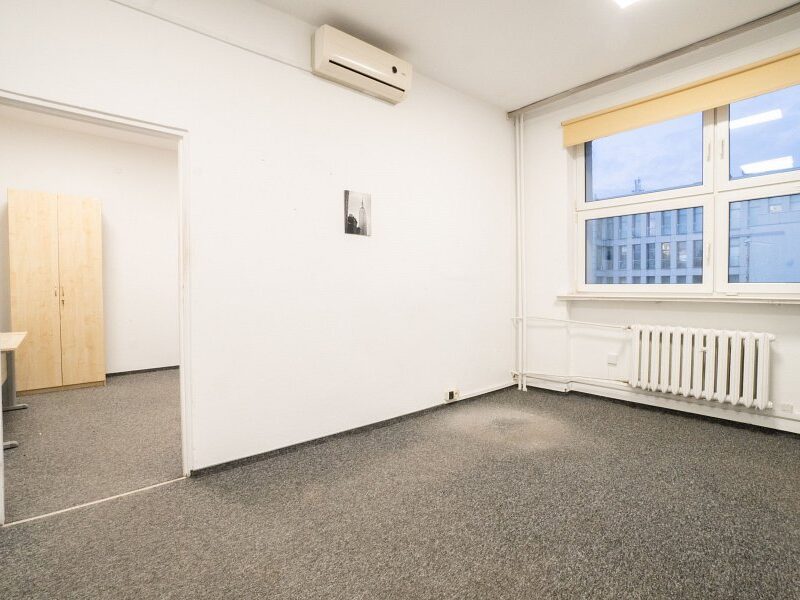 Lokal biurowy: 2 pokoje. Konstantynów.