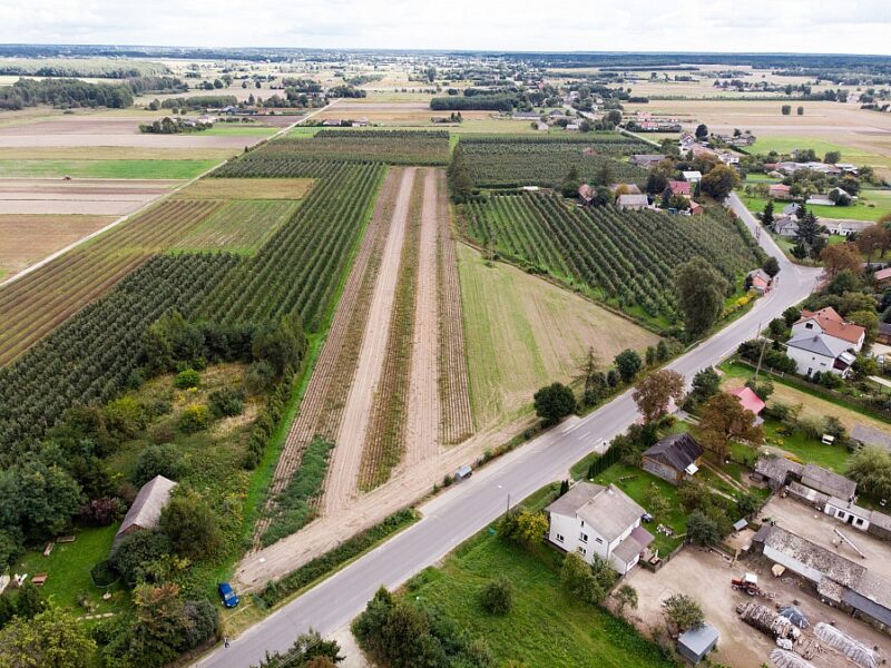 Działka budowlan o pow. 2 400 m2 w Kozłówce