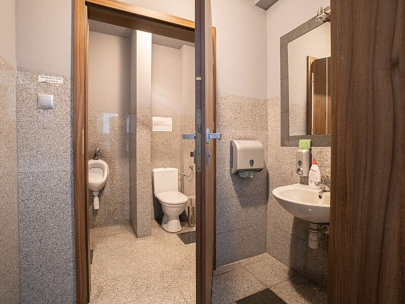 Biuro 24 m2. Parking, winda.