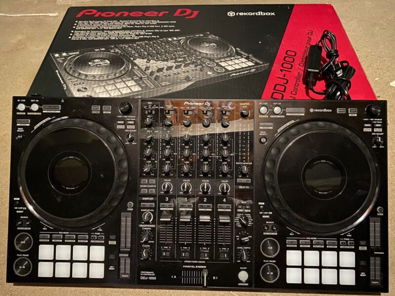 Pioneer DJ OPUS-QUAD, Pioneer DJ XDJ-RX3, Pioneer XDJ-XZ, Pioneer DDJ-FLX10, AlphaTheta XDJ-AZ, AlphaTheta OMNIS-DUO , AlphaTheta DDJ-GRV6, Pioneer DDJ-1000, Pioneer DDJ-1000SRT, Pioneer DDJ-REV7, AlphaTheta CDJ-3000X, Pioneer CDJ-3000, Pioneer DJ DJM-A9