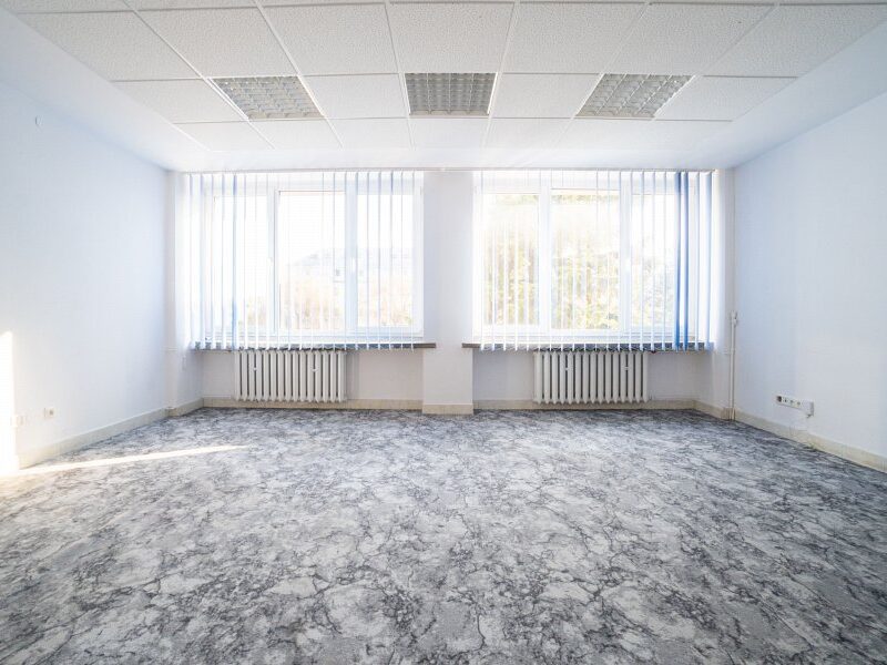 Biuro 31 m2. Opłaty w cenie.