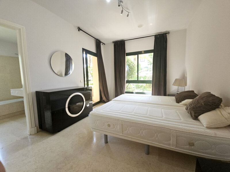 Apartament na parterze na sprzedaż, Benahavís