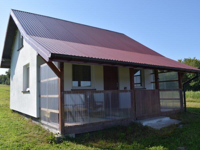 Domek wypoczynkowy 60m2 na działce 8,3a- Dylągowa.