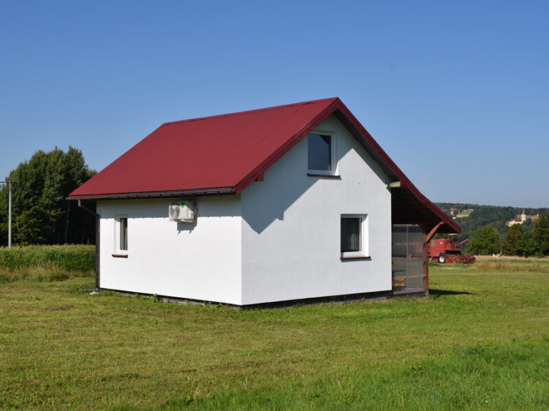 Domek wypoczynkowy 60m2 na działce 8,3a- Dylągowa.