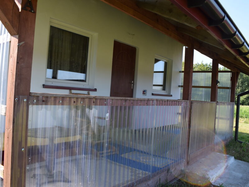 Domek wypoczynkowy 60m2 na działce 8,3a- Dylągowa.