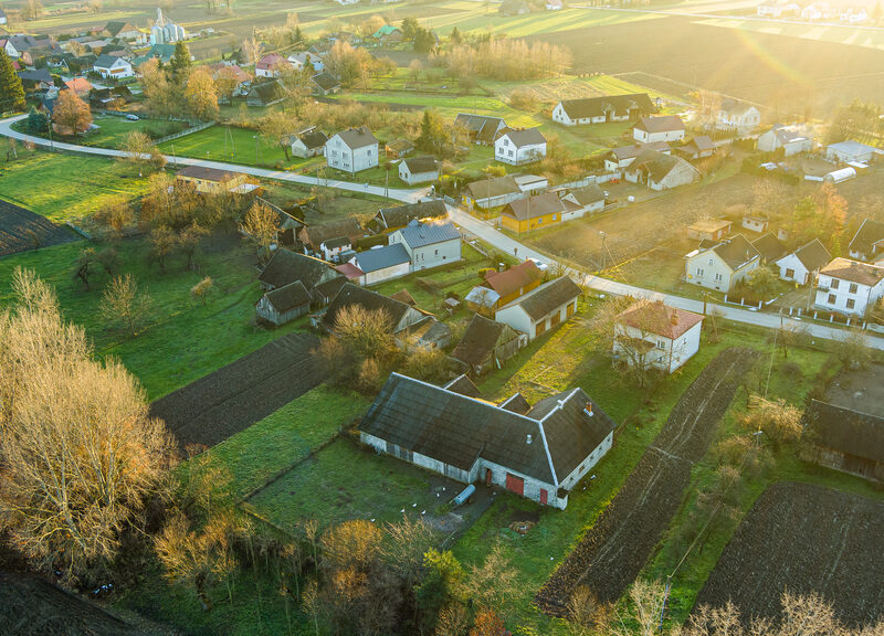 Dom i bydunek gospodarczy- Marcinkowice gm. Radłów