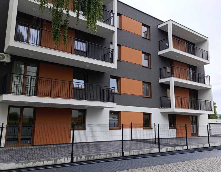 Bezczynszowe 1 piętro 37,50 z balkonem