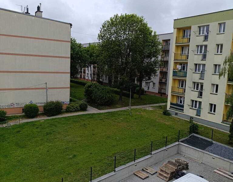 Bezczynszowe 1 piętro 37,50 z balkonem