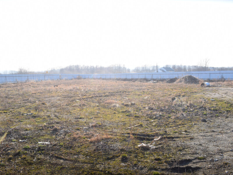Działka komercyjno- usługowa 27,55a w Lutoryżu.