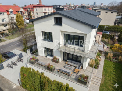 Gotowy do wykończenia 7 pokojowy dom