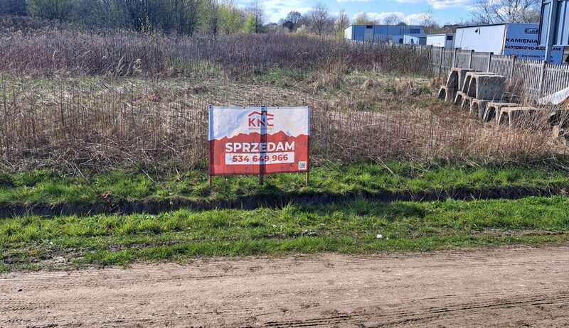 Sprzedam działkę inwestycyjno-mieszkaniową.