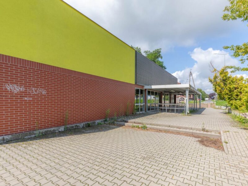 Budynek handlowo-usługowy 950 m2 - Kraśnik - Kraśnik - portal ogłoszeniowy
