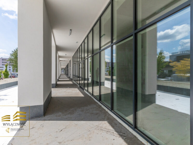 Lokal z witrynami, narożny 105m - Lublin, Węglinek