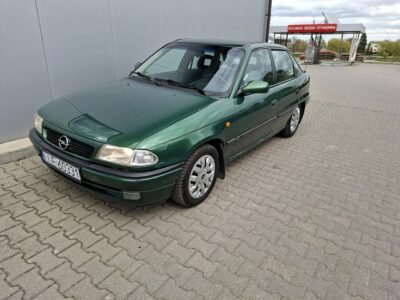 Opel Astra 1.4 benzyna bogata wersja ważne opłaty