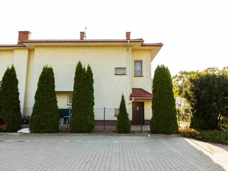 Dom na sprzedaż z cz. usługową - 300m2