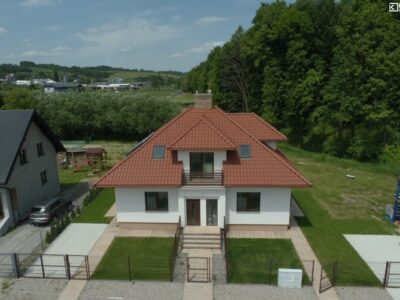 Dom wolnostojący 217m2 / 182m2 - 3 niezależne mie