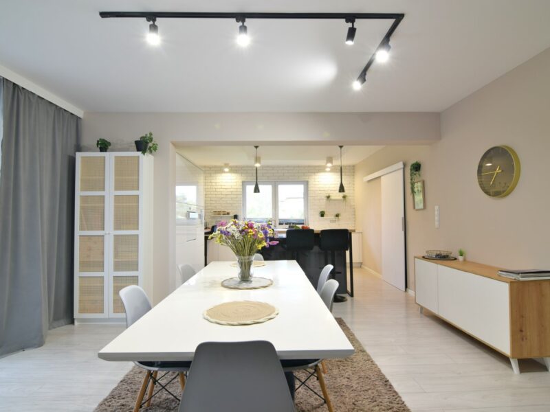Komfortowy dom rodzinny 300m2 z dużym ogrodem po
