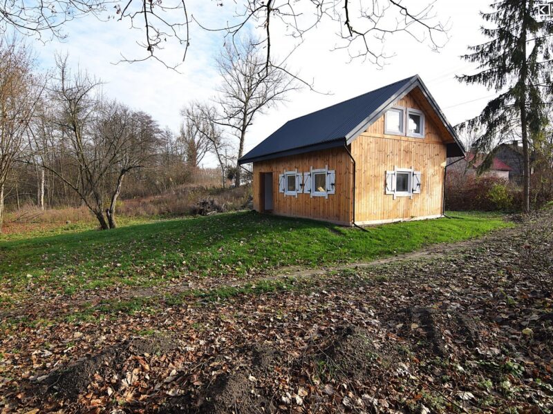 Działka z domem rekreacyjnym 70m2, 10a na uboczu