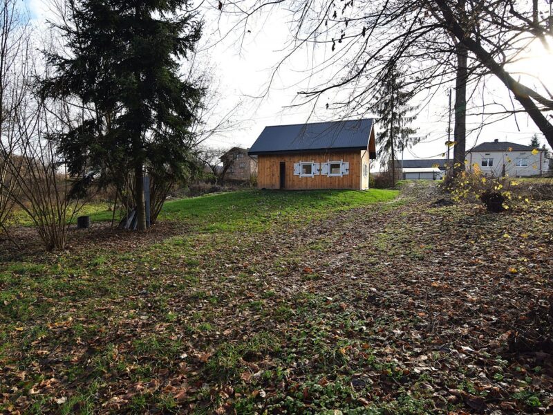 Działka z domem rekreacyjnym 70m2, 10a na uboczu